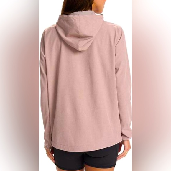 Vuori Women’s Outdoor Trainer Javket in mauve! - Picture 4 of 9